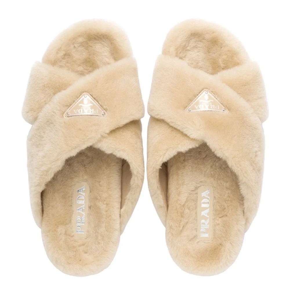 Prada Fussbett Fluffy Genuine Shearling Slide Sandal in excellent condition - Picture 5 of 7